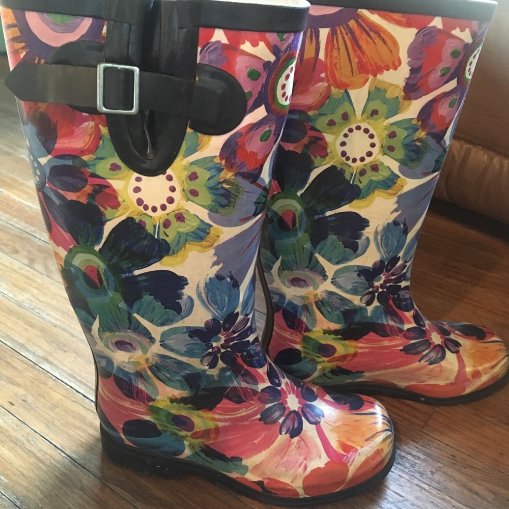 Floral WIDE rain boots GUC